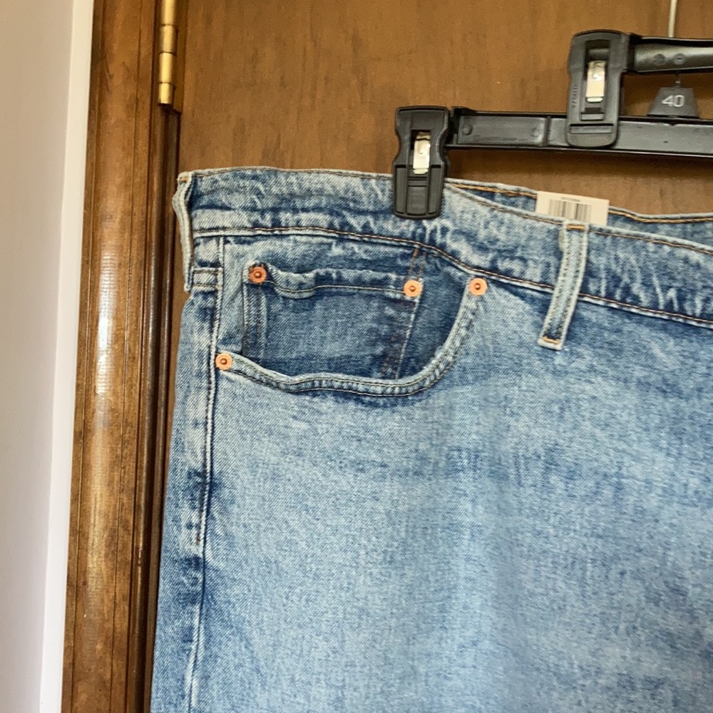 Relisted Levi’s 541 athletic taper distressed jean sits at waist 58 x 34 - Picture 8 of 17